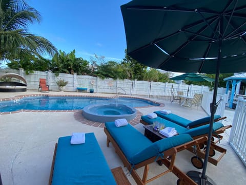 Luxury Oceanview Eco-friendly Villa Near Key West Chalet in Cudjoe Key