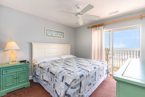 Spacious Penthouse Ocean Front 7 BR Condo - Ambassador Villas Unit 401 House in North Myrtle Beach