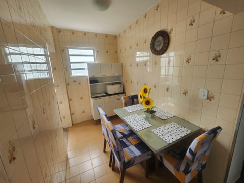 Dining area, minibar