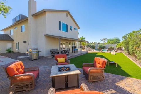 5 BDRM Heated Pool Game Tables Central Location House in Chandler