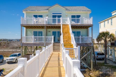 Minty Escape House in North Topsail Beach