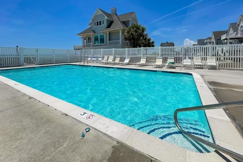 Seafoam Serenity Ocean Ridge House in North Topsail Beach