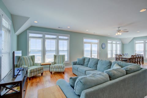 Seafoam Serenity Ocean Ridge House in North Topsail Beach