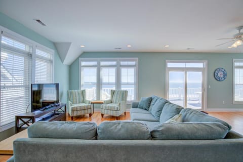 Seafoam Serenity Ocean Ridge House in North Topsail Beach