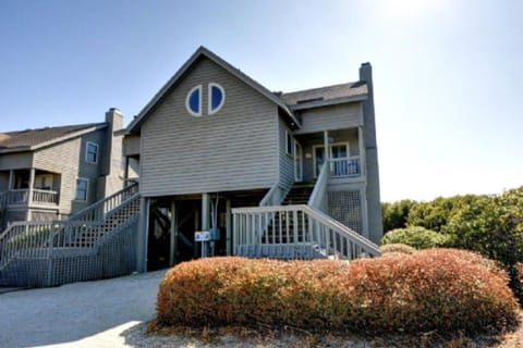 Blues Breakers Maison in Topsail Beach