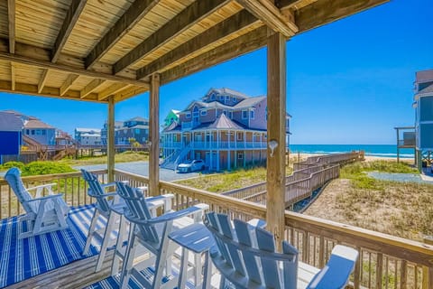 Sea Horse By the Sea House in North Topsail Beach