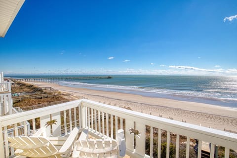 Uncork and Unwind House in North Topsail Beach