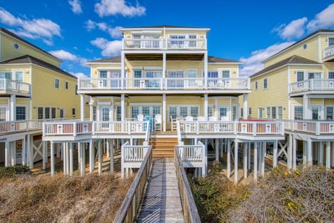 Uncork and Unwind House in North Topsail Beach