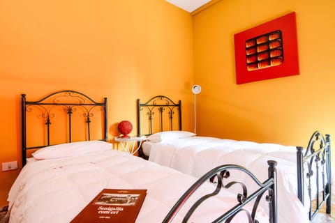 B&B Casa Fuori Casa 200 mt dal casello autostradale Bed and Breakfast in Senigallia