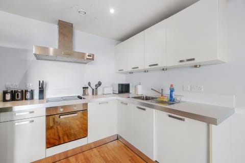 Lovely Central Sheffield Flat - Parking - Balcony Apartment in Sheffield