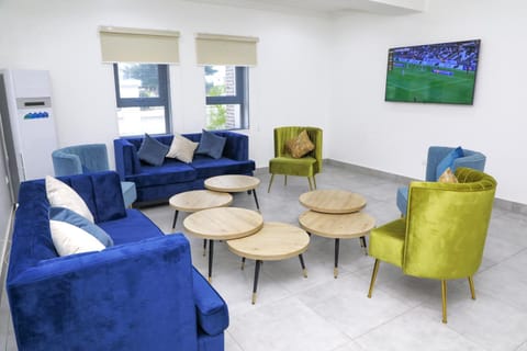 TV and multimedia, Lounge or bar, Seating area