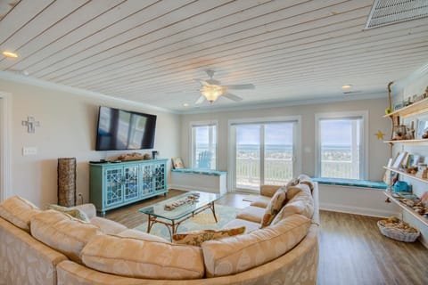 Return to Me Maison in North Topsail Beach