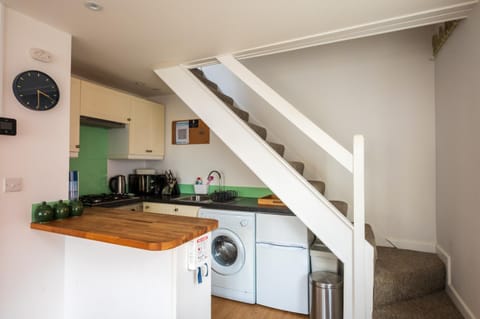 Riverside Bothy In Heart of Scenic Harbour Village Apartment in Saint Davids