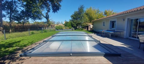 Maison familiale au calme avec piscine securisee House in Mios