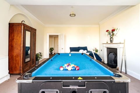 Billiard, Bedroom