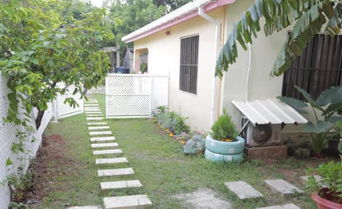 Facade/entrance, Garden