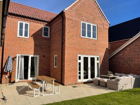 NEW! Beautiful contemporary property in Holt, Norfolk Casa in Holt