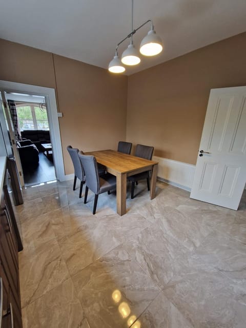 Dining area, kitchen