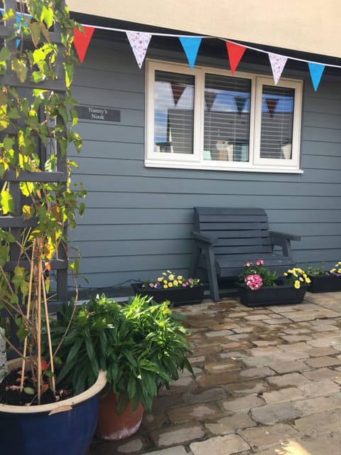 Balcony/Terrace, Garden view