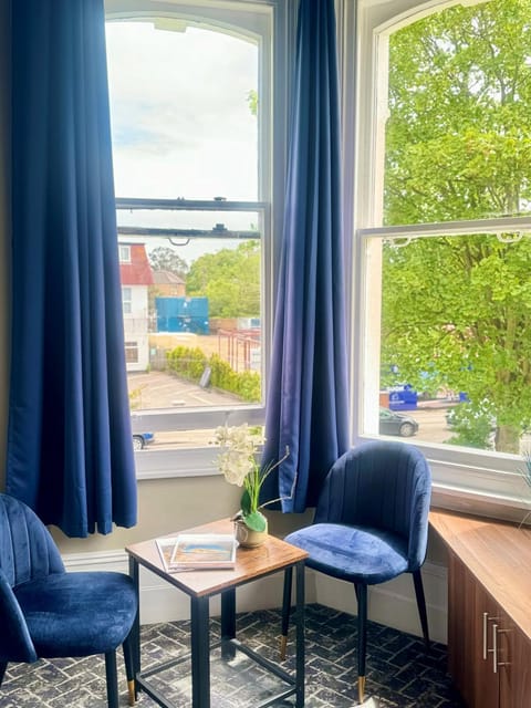 No5 Durley Road - Contemporary serviced rooms and suites - no food available Hotel in Bournemouth