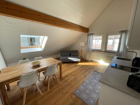 Dining area, kitchen