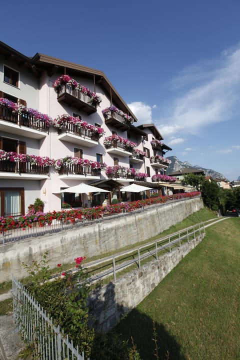 Property building, Balcony/Terrace