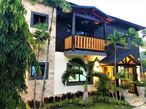 Villa Mi Patio By Hospedify - Hermosa villa con mesa de billar y río cristalino a 3 min Un pequeño paraíso en Jarabacoa House in Jarabacoa