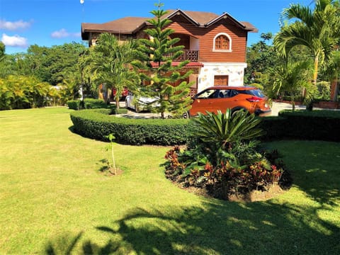 Villa Amila By Hospedify Hermosa Villa para 20 personas y a 4 minutos del Río de Jarabacoa Casa in Jarabacoa