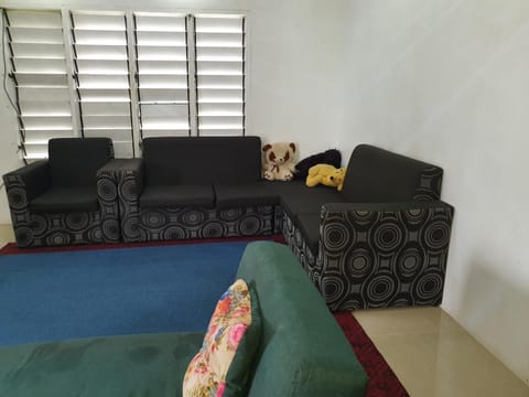 Single Room with Shared Kitchen and Living Room Übernachtung mit Frühstück in Suva