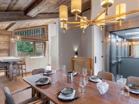 Chalet à Megève avec Wellness: 6 adultes, 4 enfants, ascenseur, terrasse, cheminée, accès sauna/piscine - FR-1-569-56 Apartment in Megève