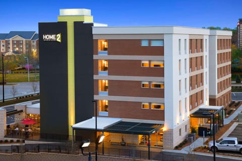 Home2 Suites by Hilton Greensboro Airport, NC Hotel in High Point