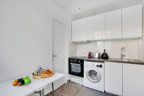 CMG Diderot 2 / Montreuil Apartment in Vincennes