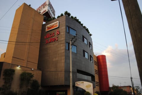 Property building, Facade/entrance, View (from property/room), Logo/Certificate/Sign