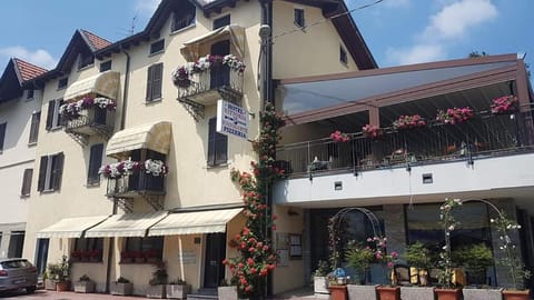 Property building, Facade/entrance