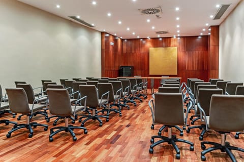 Meeting/conference room