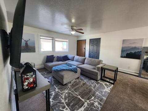 Newly furnished relaxing stay Condo in Fairbanks