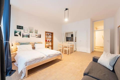 Bed, Living room, Photo of the whole room, Bedroom