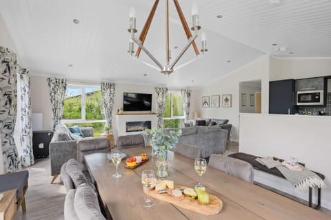 Iris Lodge, 18 Roadford Lake Lodges House in West Devon District