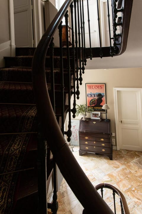 Au 16 Place Saint Louis Bed and Breakfast in Blois