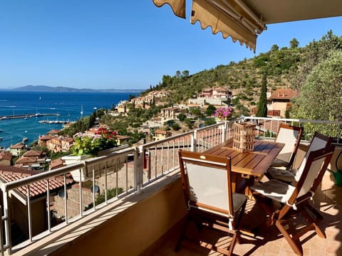 Natural landscape, View (from property/room), Balcony/Terrace, Sea view