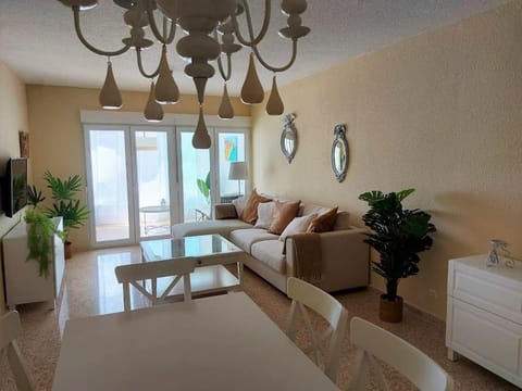 Sunny, spacious 3 bedroom apartment with seaview Condo in Villajoyosa