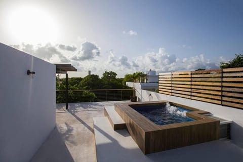 Balcony/Terrace, Swimming pool