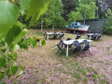 Garden, Dining area