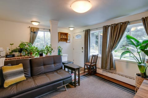 Cozy Anchorage Retreat Less Than 4 Mi to Downtown! Haus in Spenard