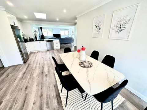 Relaxing 3 bedroom house with 2 bathrooms. Haus in Katoomba