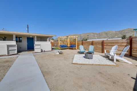 Charming Desert Cottage 11 Mi to Joshua Tree Casa in Yucca Valley