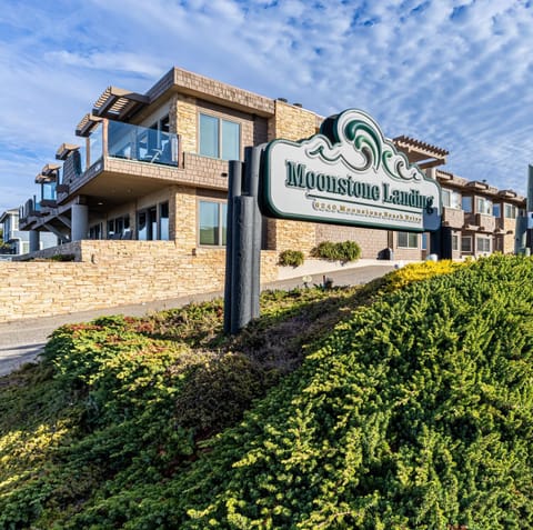 Property building, Logo/Certificate/Sign, Street view