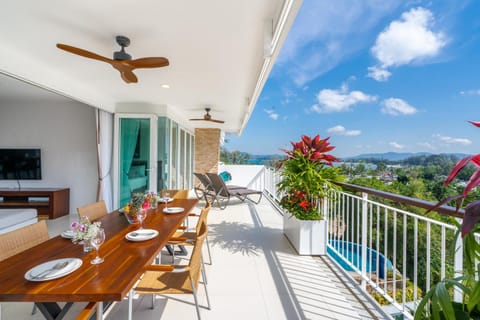 Patio, View (from property/room), Balcony/Terrace, Dining area, Sea view