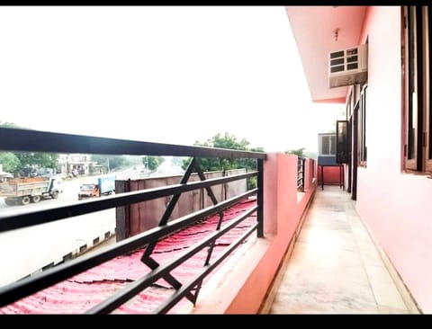 OYO Castle Home Stay Hotel in Jaipur
