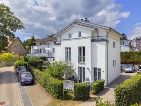 Property building, Neighbourhood, Street view, Parking